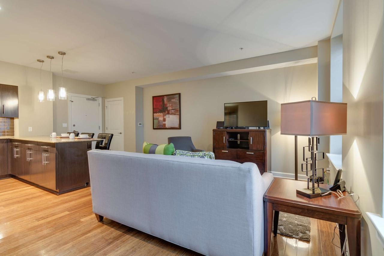 Apartment Bluebird Near Autozone Park